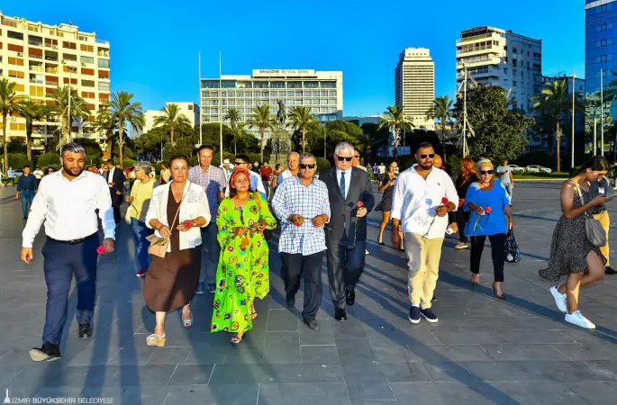 Nazi katliamında hayatını kaybeden Romanlar İzmir’de anıldı