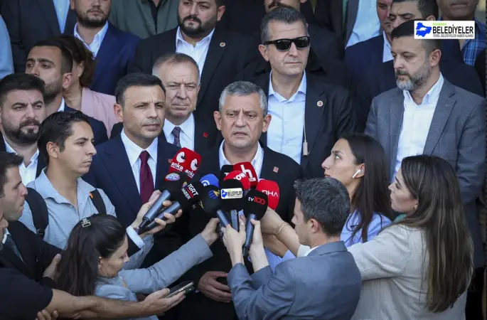 Özgür Özel’den Özgür Çelik’in duruşması sonrası açıklama: “Siyaseten baş edemeyenler, böyle baş eğdirmeye çalışıyor”dedi.