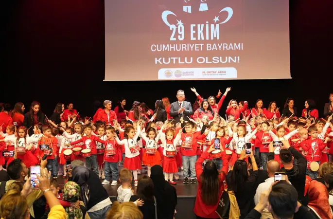 SARIYER BELEDİYE BAŞKANI AKSU, ÇOCUKLARIN CUMHURİYET BAYRAMINI KUTLADI