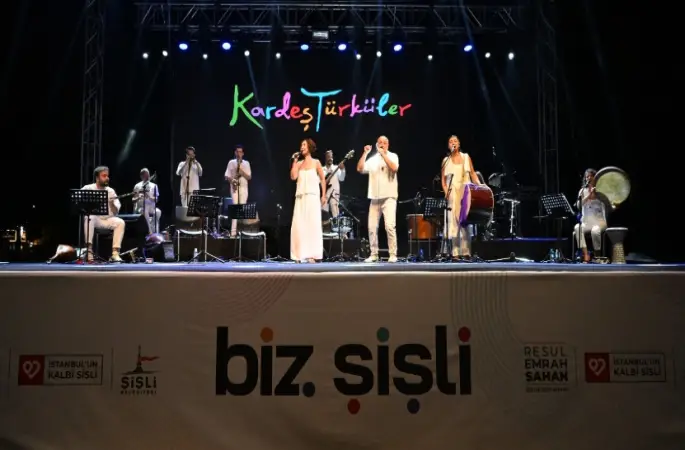 Şişli Belediyesi’nin" Geçmişin izinde. Geleceğin düşüyle" Temasıyla 1 Eylül Dünya Barış Günü’nde Kardeş Türküler "barış" için söyledi