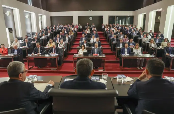 Suat özçağdaş: Ülkemize yaşatılan yargı darbelerinin karşısında birlikte ve inançla yola devam ediyoruz