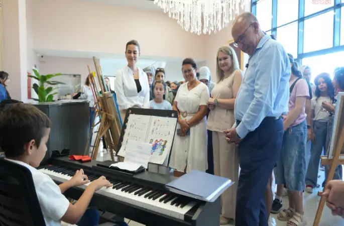Turgutlu Belediyesi AKM’de yaz dönemine sanat dolu final