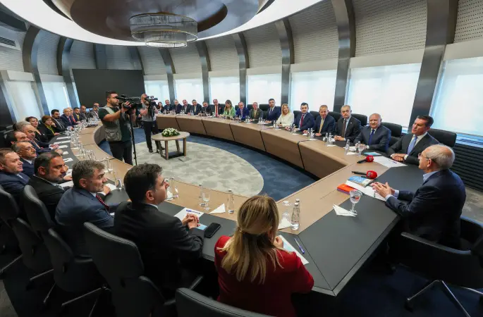 Türkiye Değişim Partisi’nin Cumhuriyet Halk Partisi’ne katıldı.