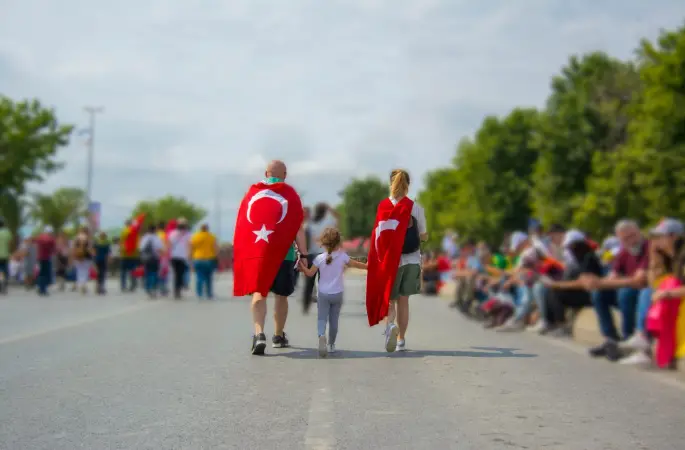 TÜRKİYE GÖNÜLLÜLERİ DİYOR Kİ MİLLET NE DERSE O OLUR ...