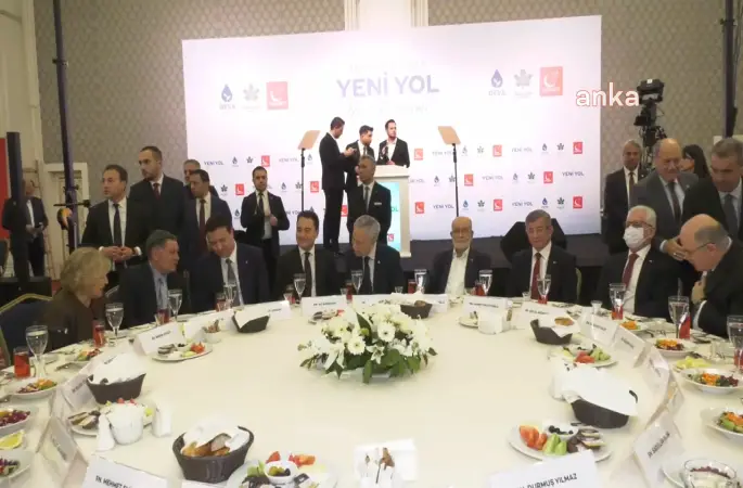 Yeni Yol Grubu’nun iftar programında eski bakanlar ve siyasetçiler bir araya geldiler