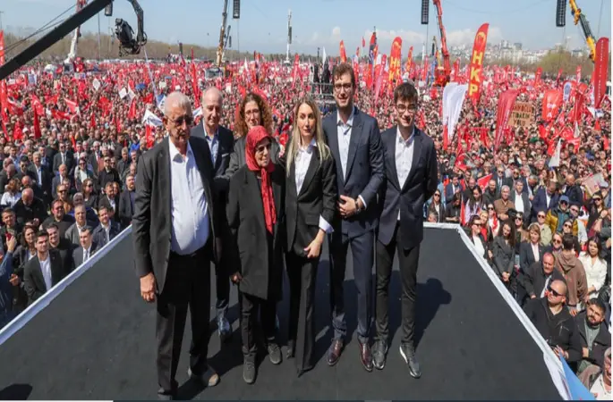 Yüz binler, CHP'nin "Cumhurbaşkanı Adayımız Ekrem İmamoğlu'na Özgürlük Mitingi" için Maltepe’de Buluştu.