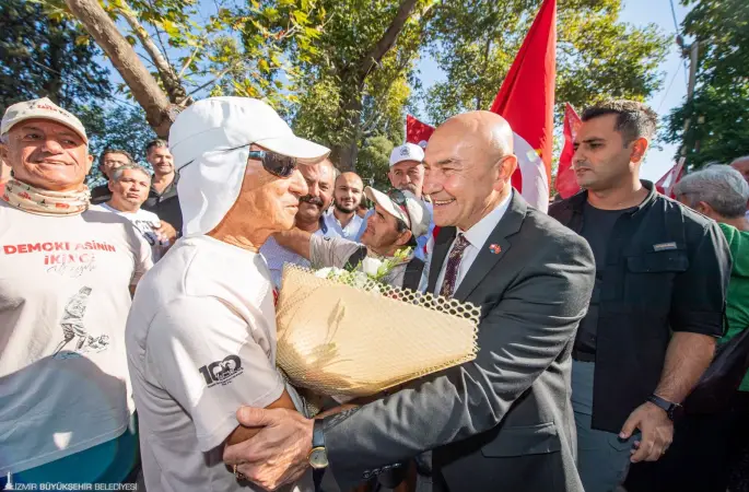 Zafer yolu kafilesi 100 yıl önceki gibi Kemalpaşa’da