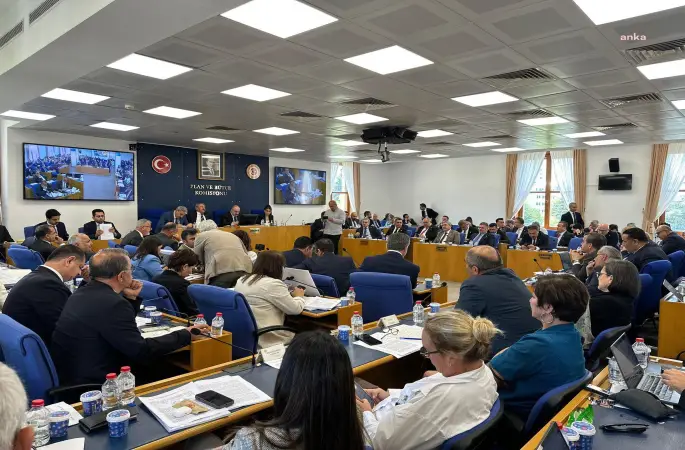 Zeytinlikleri madencilik faaliyetine açacak teklif komisyonda... İkizköylü Necla Işık: Biz ölüyoruz, kanser hastası oluyoruz